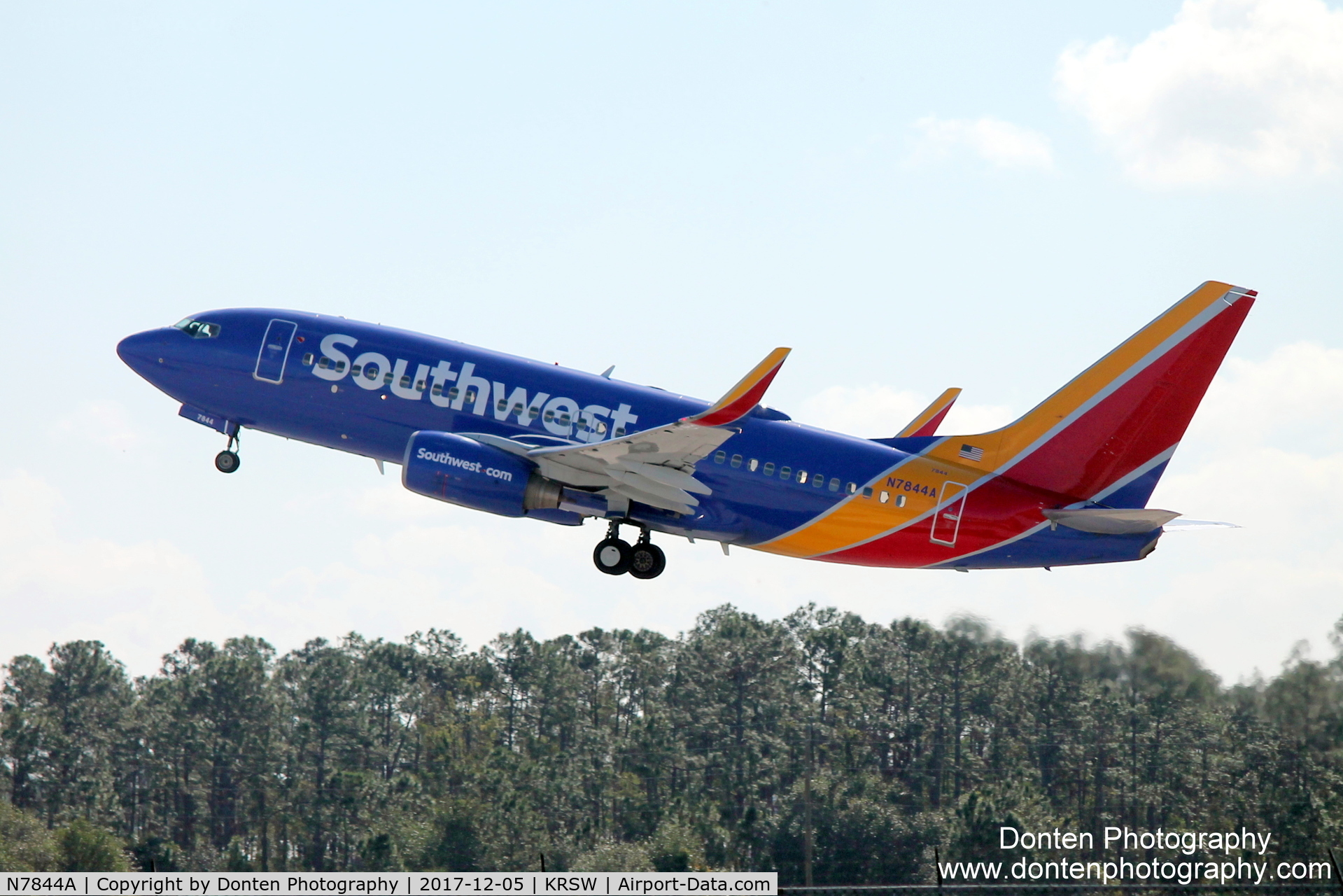 N7844A, 2006 Boeing 737-752 C/N 35118, Southwest Flight 460 (N7844A) departs Runway 6 at Southwest Florida International Airport enroute to Bradley International Airport