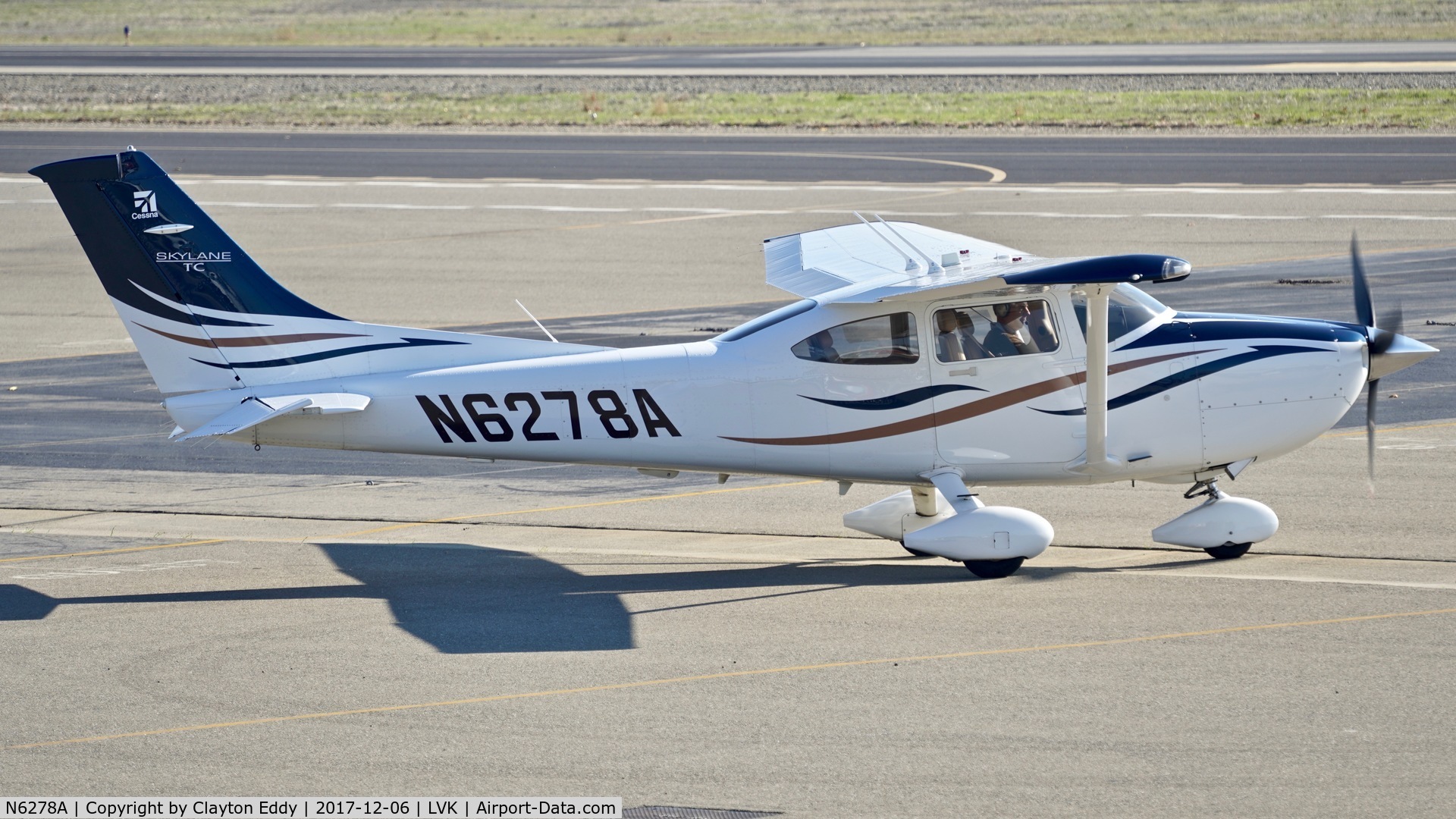 N6278A, 2008 Cessna T182T Turbo Skylane C/N T18208864, Livermore Airport California 2017.