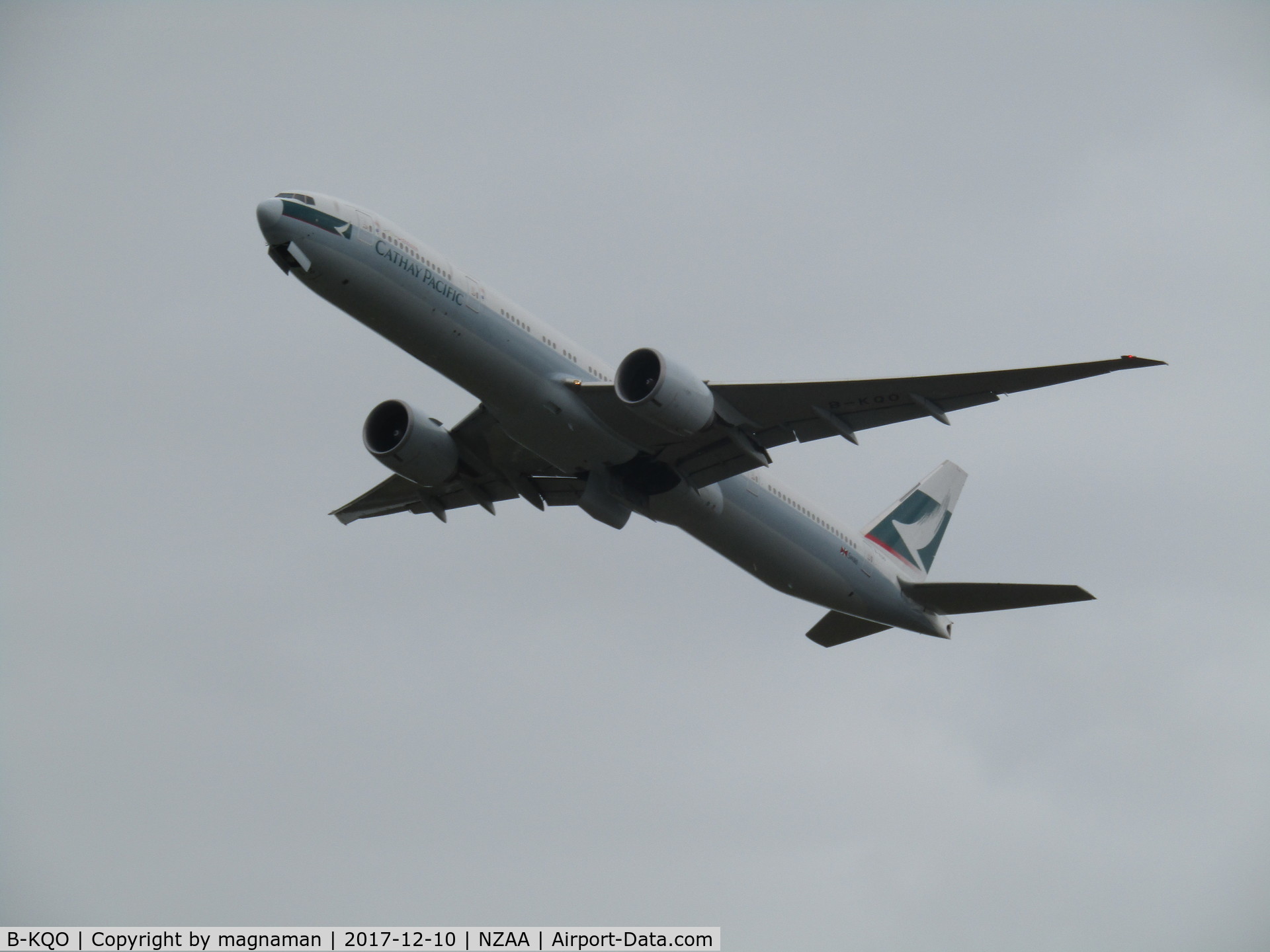 B-KQO, 2014 Boeing 777-367/ER C/N 41757, pulling away from akl