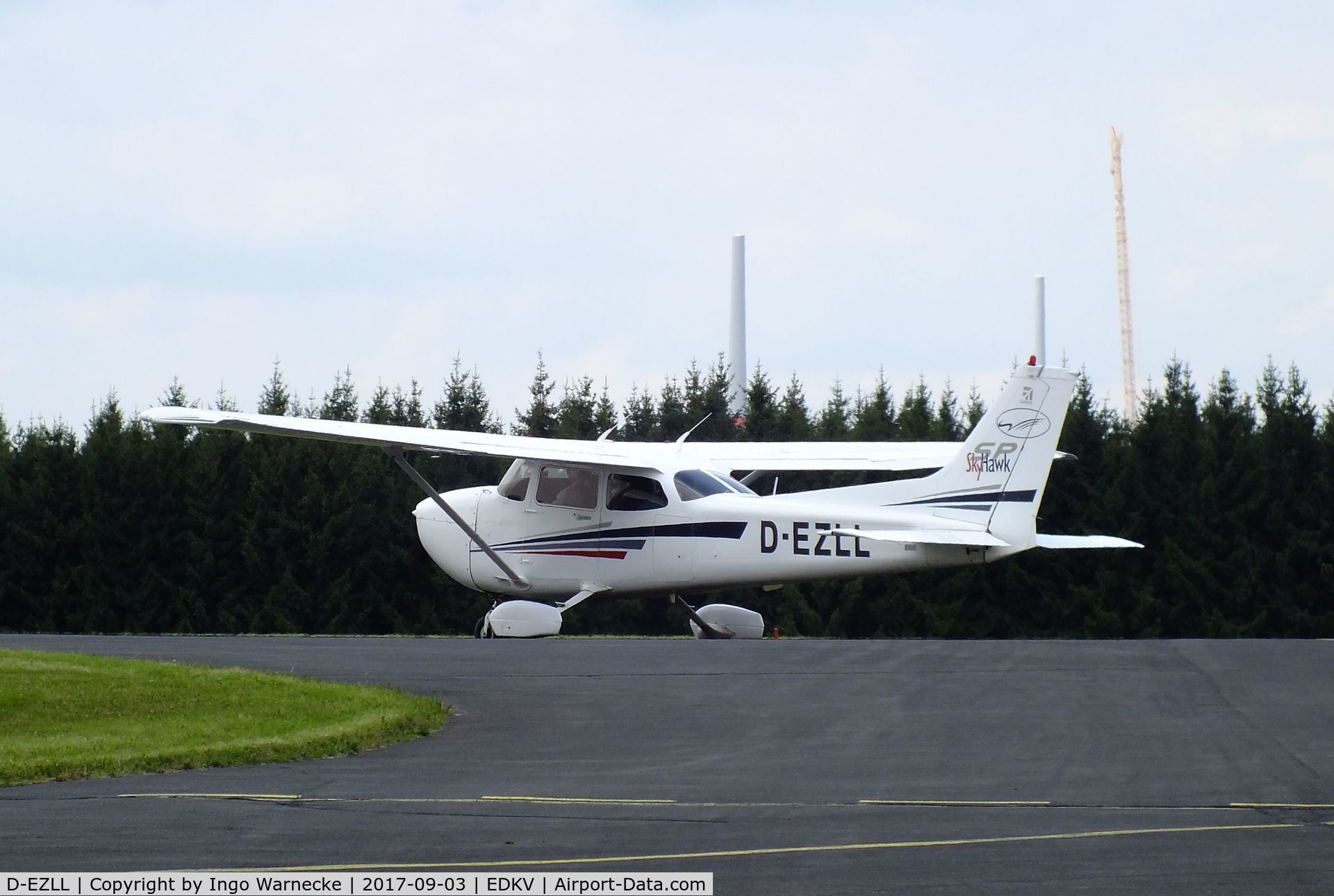D-EZLL, Cessna 172S C/N 172S-9147, Cessna 172S at the Dahlemer Binz 60th jubilee airfield display
