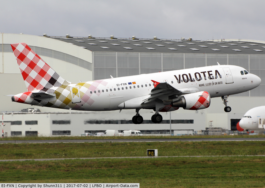 EI-FXN, 2002 Airbus A319-111 C/N 1684, Landing rwy 32R