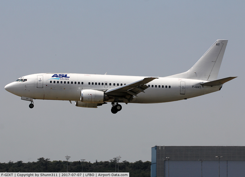 F-GIXT, 1997 Boeing 737-39M C/N 28898, Landing rwy 14L