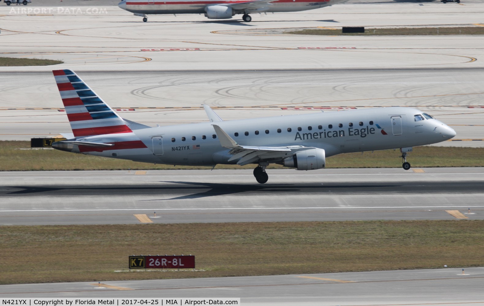 N421YX, 2014 Embraer 175LR (ERJ-170-200LR) C/N 17000386, American Eagle