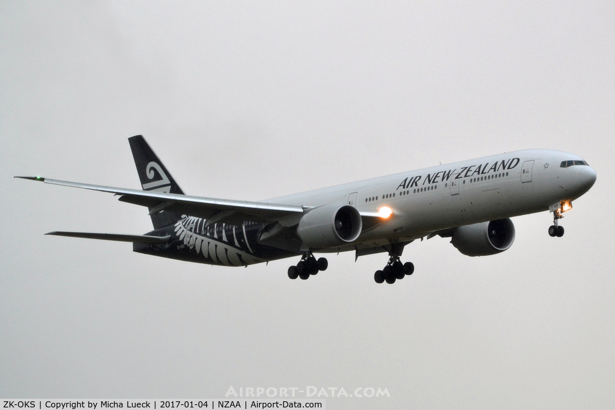 ZK-OKS, 2014 Boeing 777-306/ER C/N 44547, At Auckland