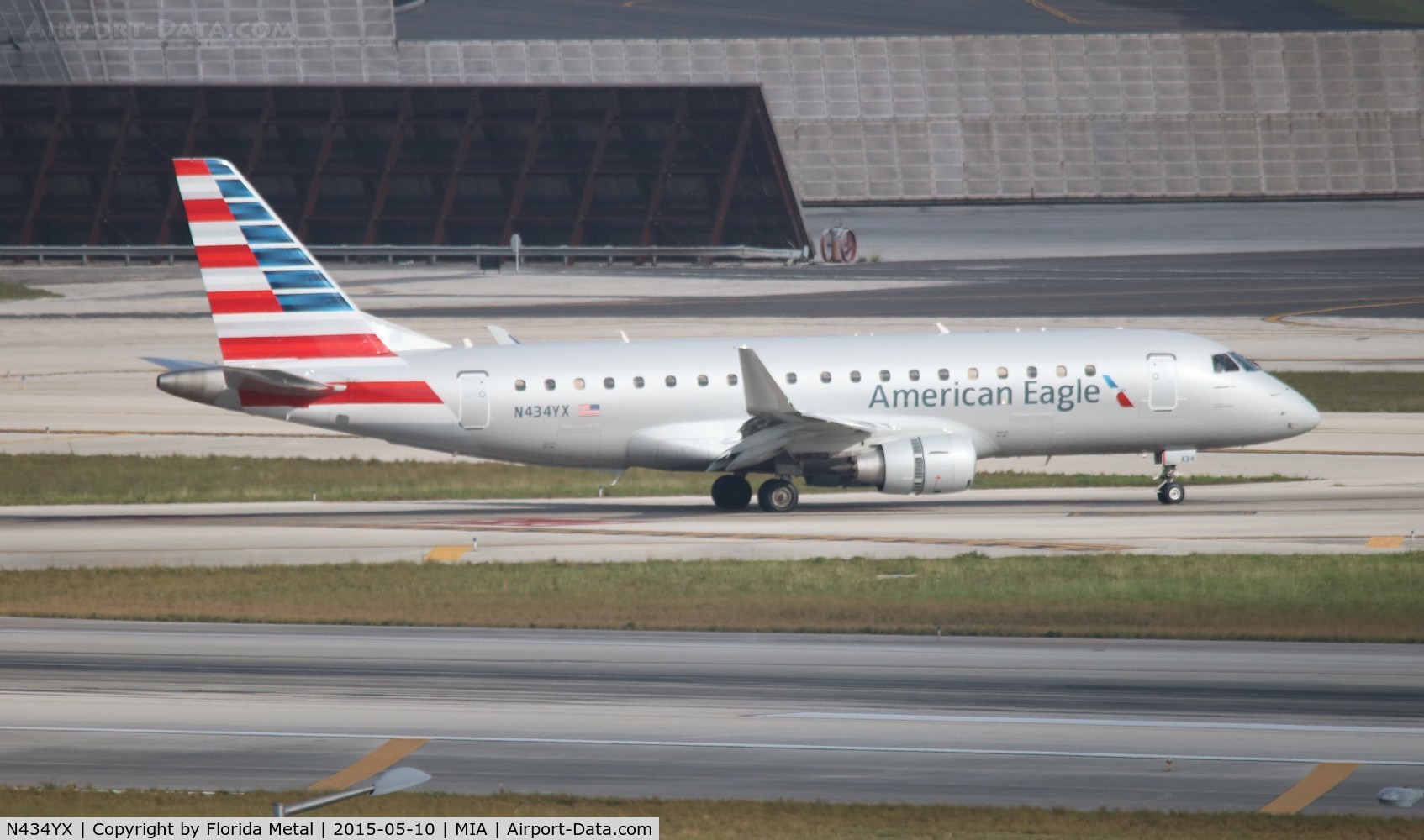 N434YX, 2014 Embraer 175LR (ERJ-170-200LR) C/N 17000418, American Eagle