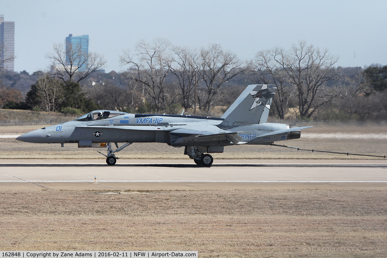 162848, McDonnell Douglas F/A-18A++ Hornet C/N 374/A313, Catching the wire at NAS Fort Worth