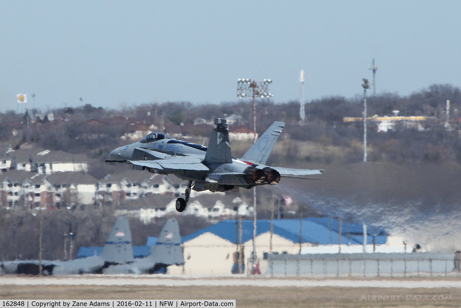 162848, McDonnell Douglas F/A-18A++ Hornet C/N 374/A313, F/A-18 with gear trouble, NAS Fort Worth