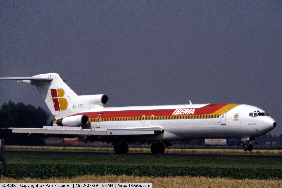 EC-CBK, 1972 Boeing 727-256 C/N 20605, Iberia Boeing 727-256 landing at Schiphol airport, the Netherlands, 1982