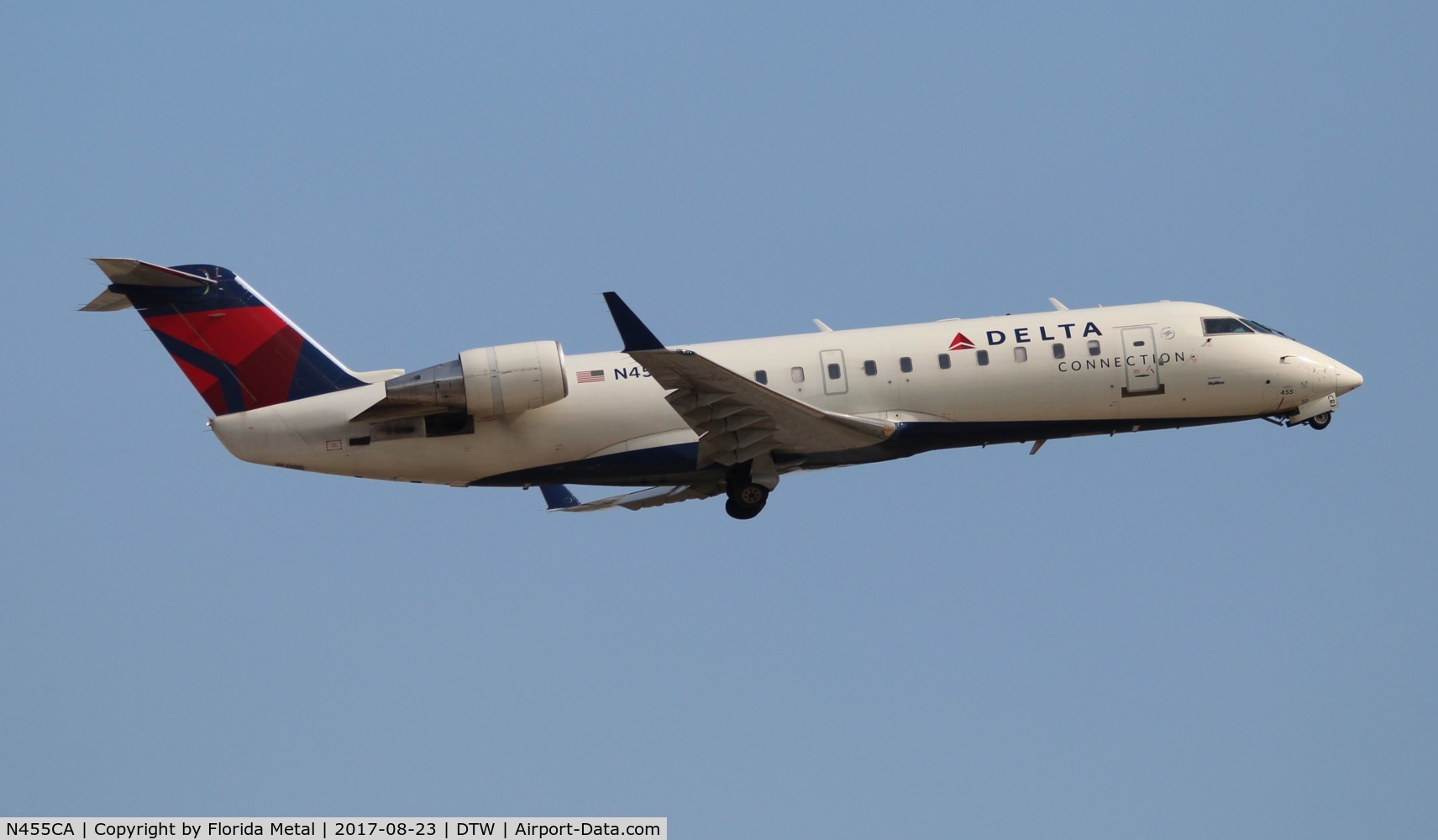 N455CA, 2002 Bombardier CRJ-200ER (CL-600-2B19) C/N 7592, Delta Connection