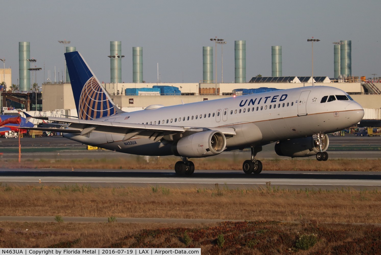 N463UA, 2000 Airbus A320-232 C/N 1282, United