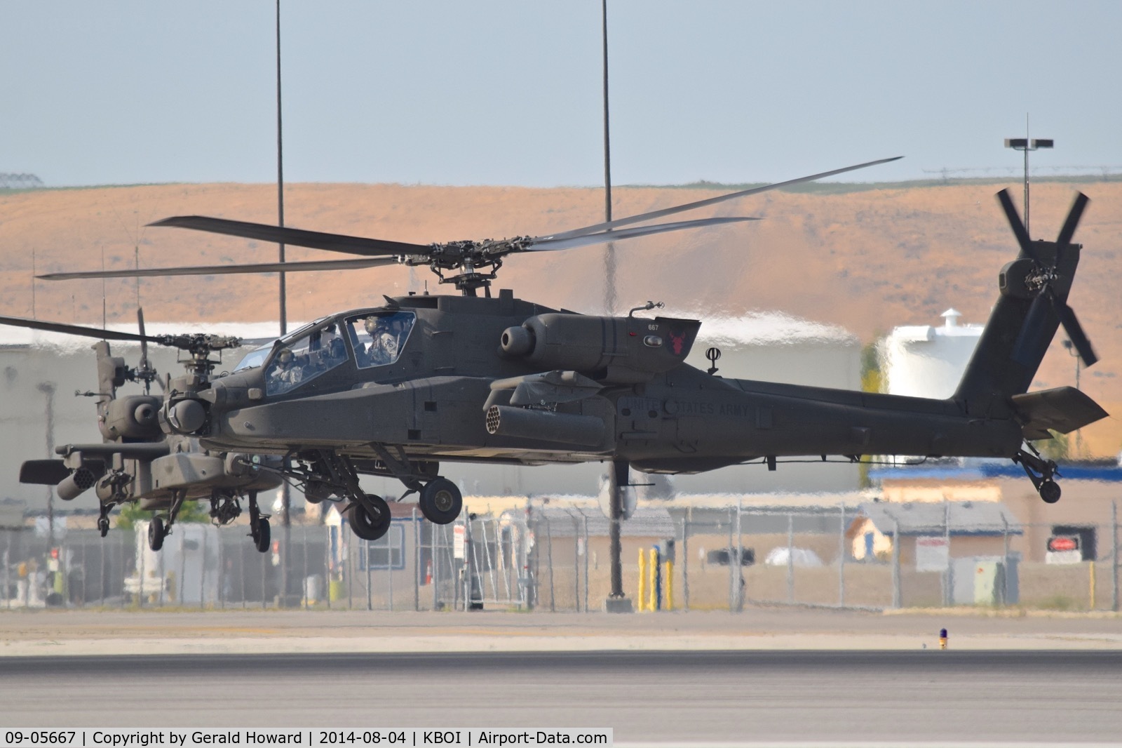 09-05667, 2009 Boeing AH-64D Longbow Apache C/N PVD667, Departing Taxiway Bravo.  1-183rd AVN BN, Idaho Army National Guard