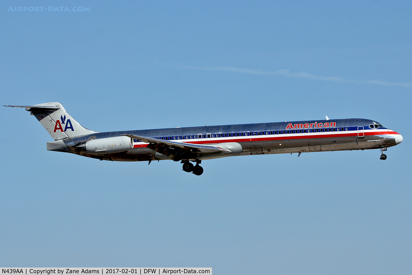 N439AA, 1987 McDonnell Douglas MD-83 (DC-9-83) C/N 49457, Arriving at DFW Airport