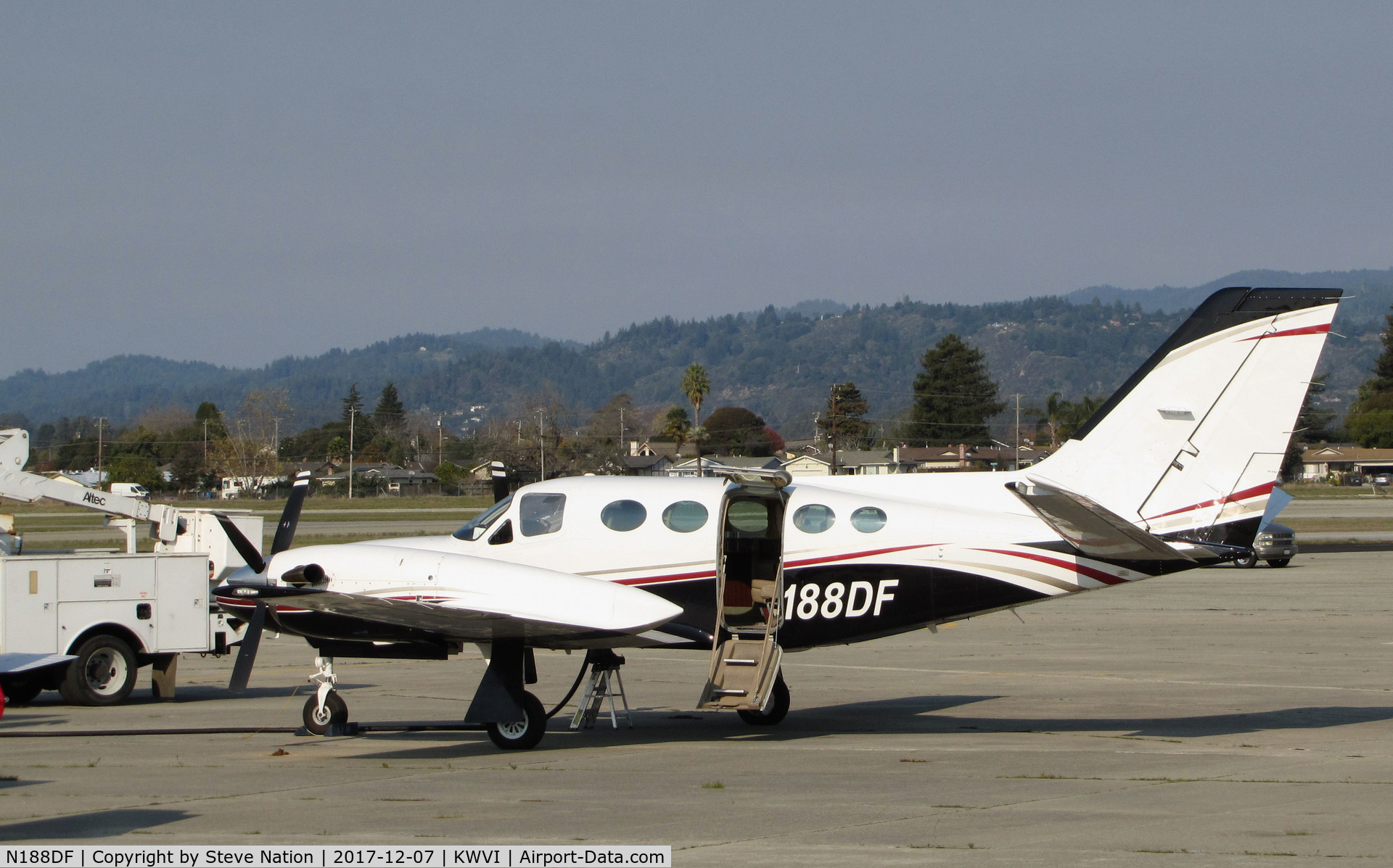 N188DF, 1984 Cessna 425 Conquest I C/N 425-0188, San Bernardino County-based 1984 Cessna 425 Conquest in new colors visiting @ Watsonville Municipal Airport, CA
