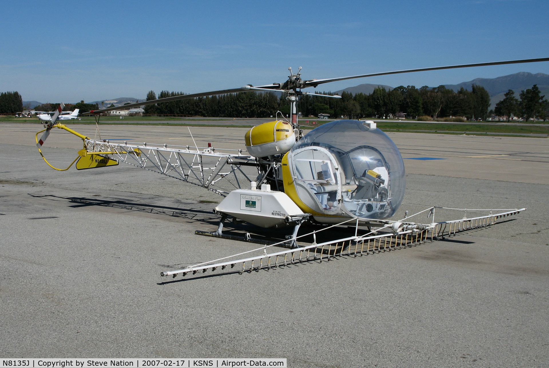 N8135J, 1972 Bell 47G-5A C/N 25060, Soilserv 1972 Bell 47G-5A sprayer in new colors @ Salinas Municipal Airport (Monterey County), CA