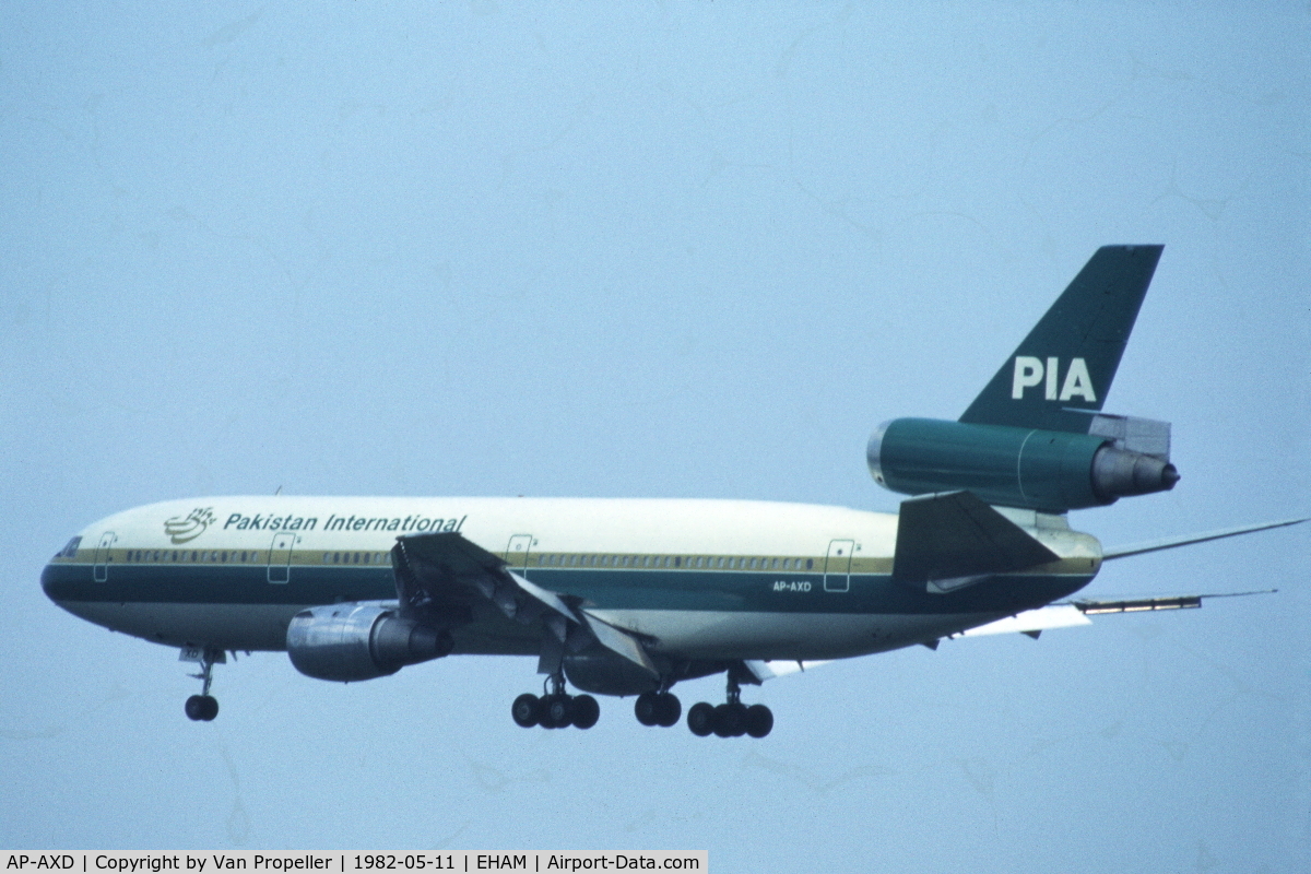 AP-AXD, 1974 Douglas DC-10-30 C/N 46940, Pakistan International Airways DC-10-30 landing at Schiphol airport, the Netherlands, 1982