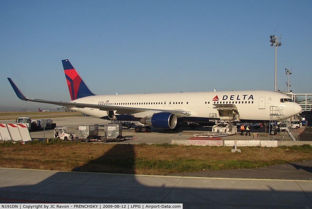N191DN, 1997 Boeing 767-332 C/N 28448, Delta Air Lines (rg 04/10/97 DL winglets fitted)