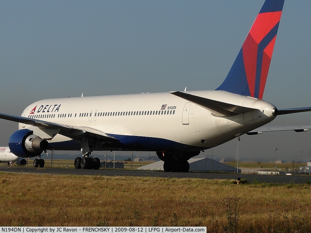 N194DN, 1997 Boeing 767-332 C/N 28451, DELTA departure to Atlanta