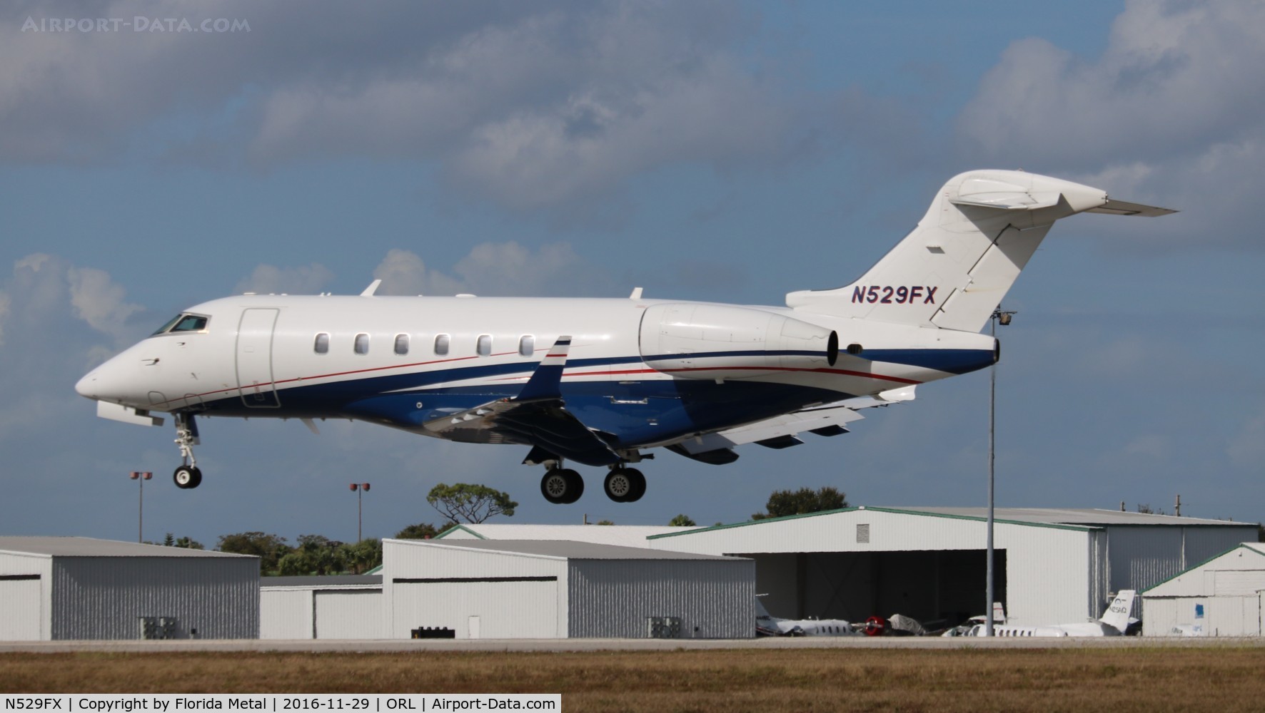 N529FX, 2006 Bombardier Challenger 300 (BD-100-1A10) C/N 20128, Challenger 300