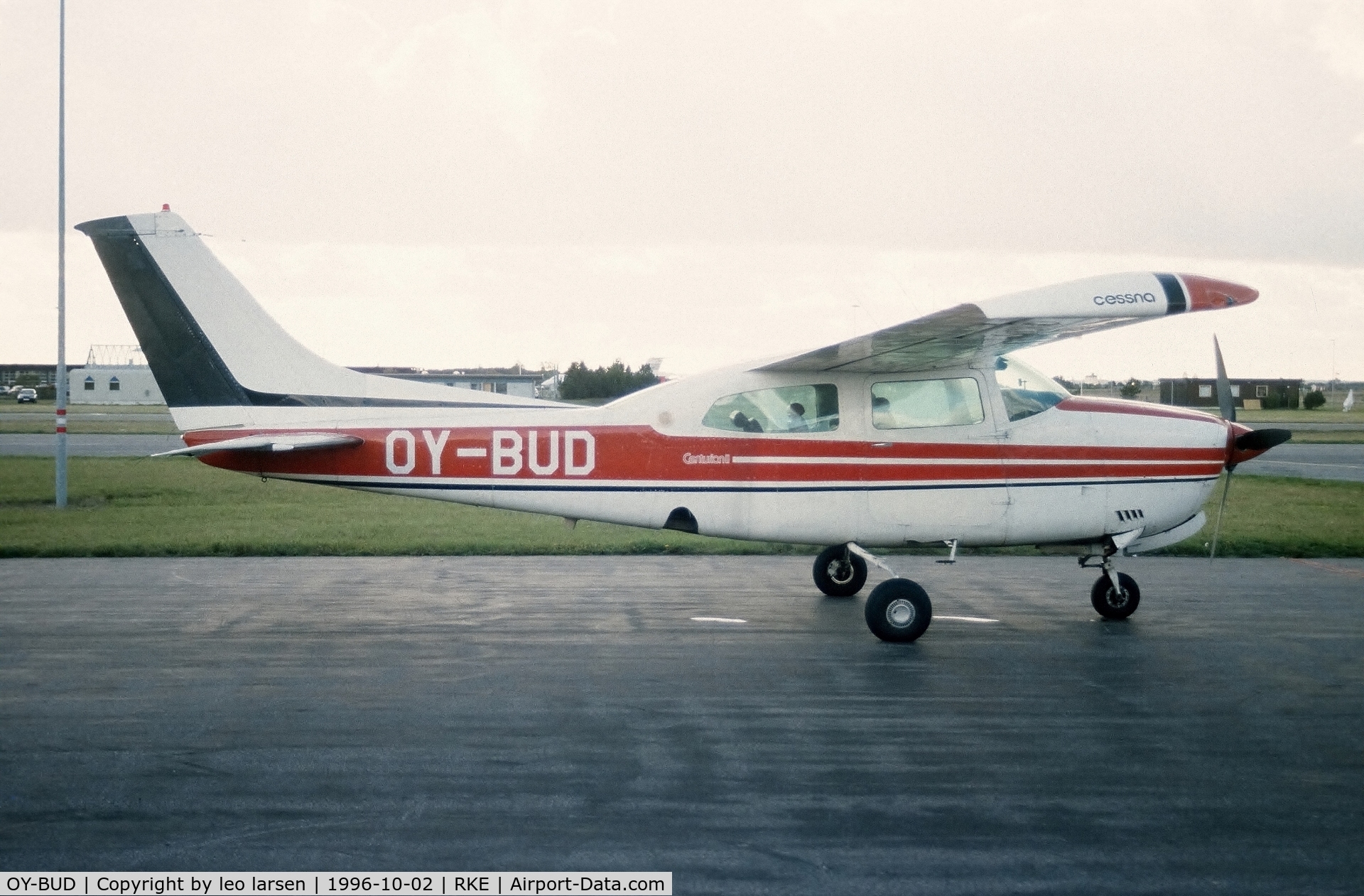 OY-BUD, 1976 Cessna 210L Centurion C/N 210-61351, Roskilde 2.10.1996
