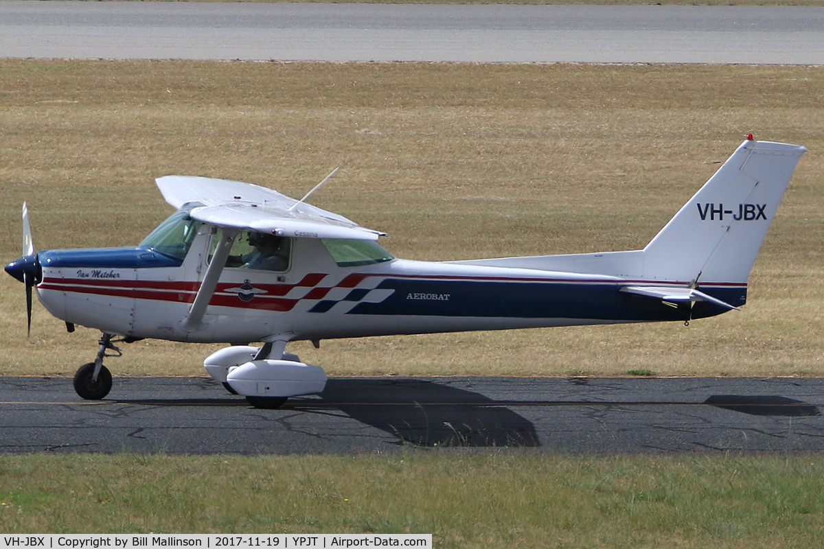 VH-JBX, 1978 Cessna A152 Aerobat C/N A1520785, TAXIING