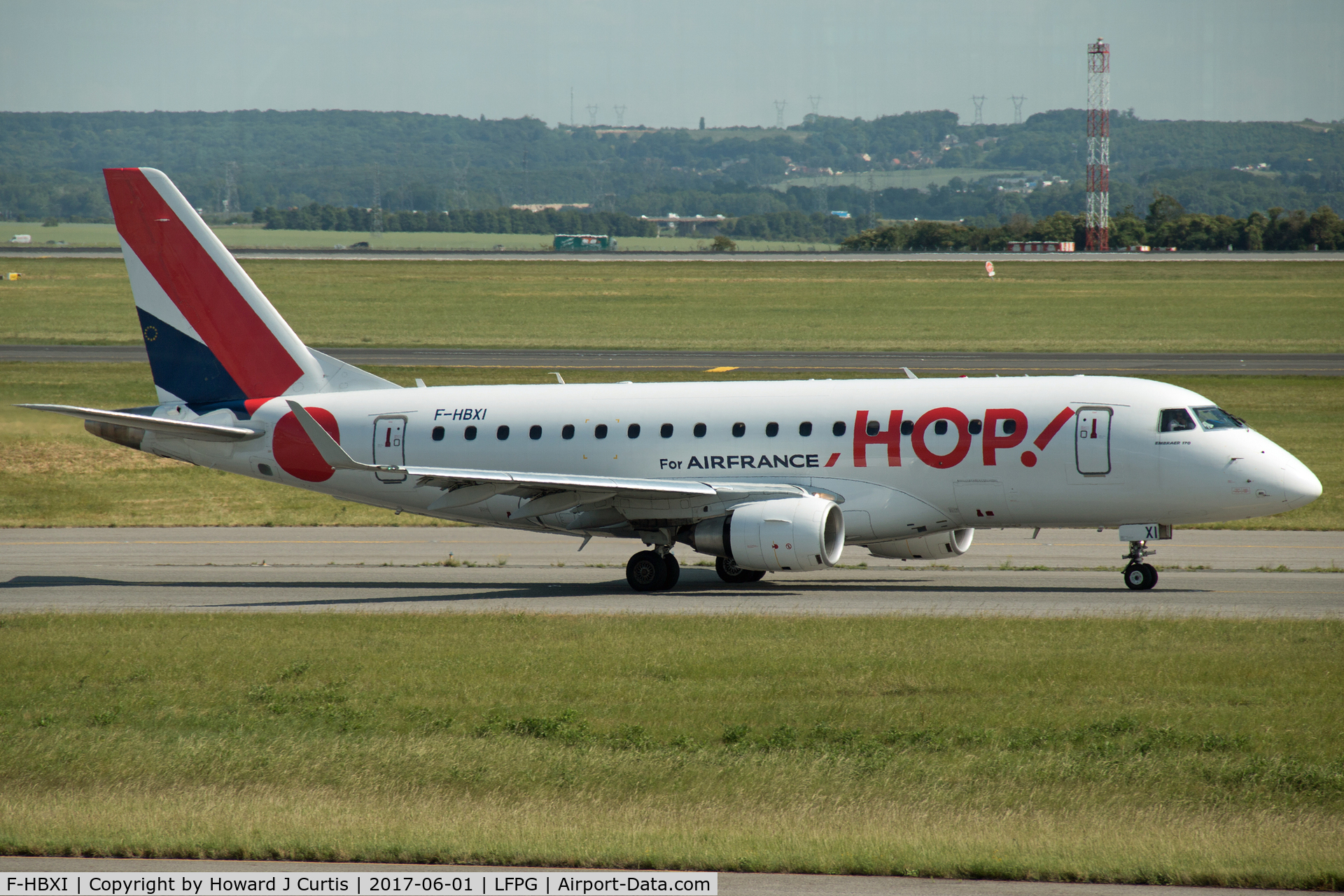 F-HBXI, 2010 Embraer 170ST (ERJ-170-100ST) C/N 17000310, Taxiing for departure