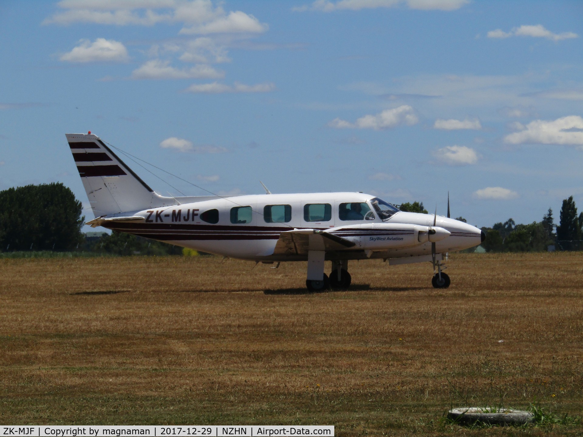 ZK-MJF, Piper PA-31T Cheyenne C/N 31T-7912089, leaving hamilton