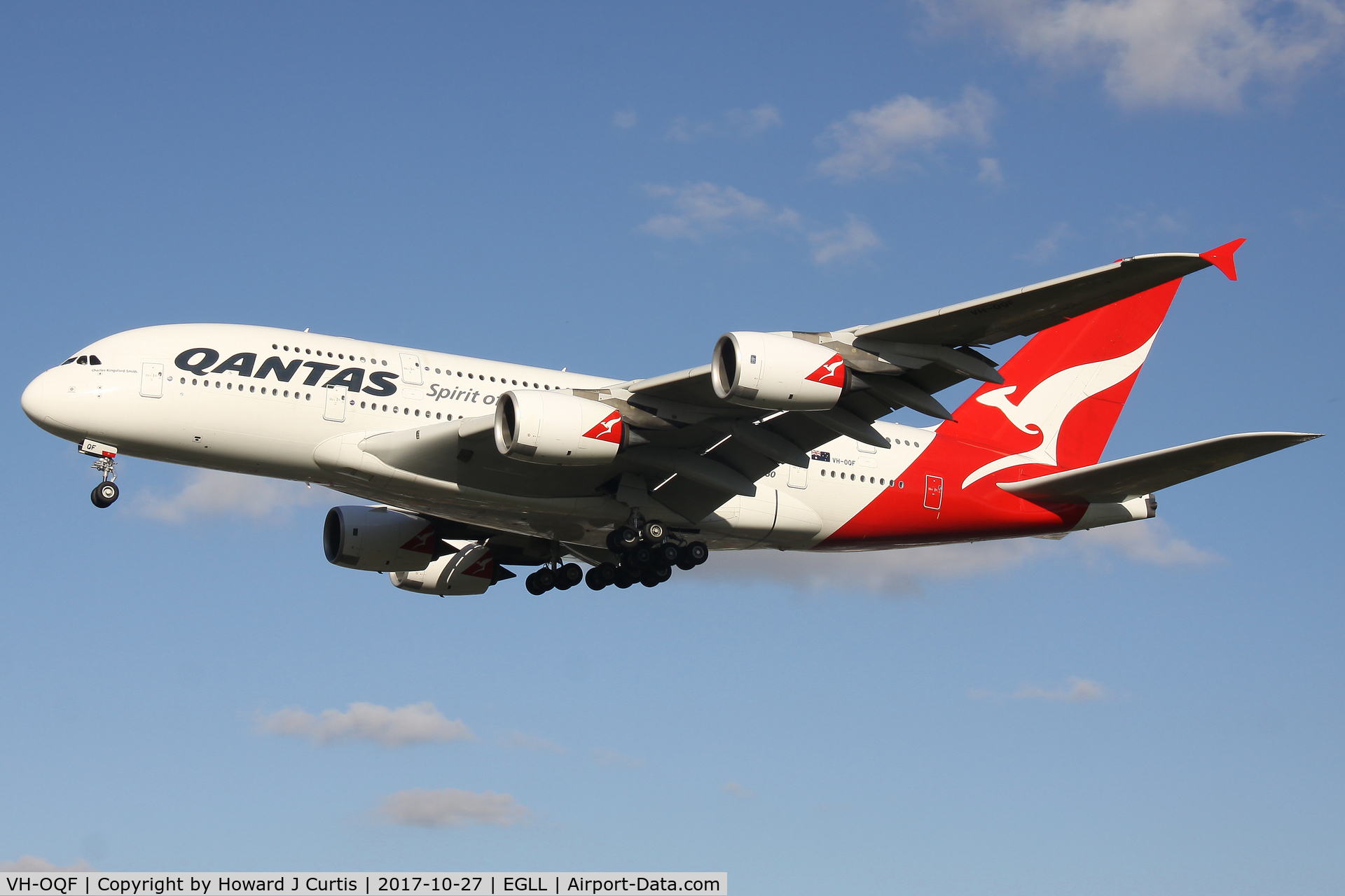 VH-OQF, 2009 Airbus A380-842 C/N 029, On approach
