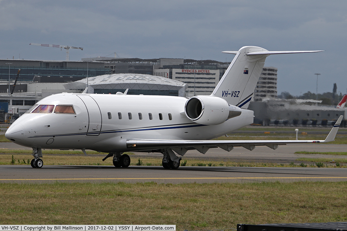 VH-VSZ, 1999 Bombardier Challenger 604 (CL-600-2B16) C/N 5411, TAXI FOR 34R