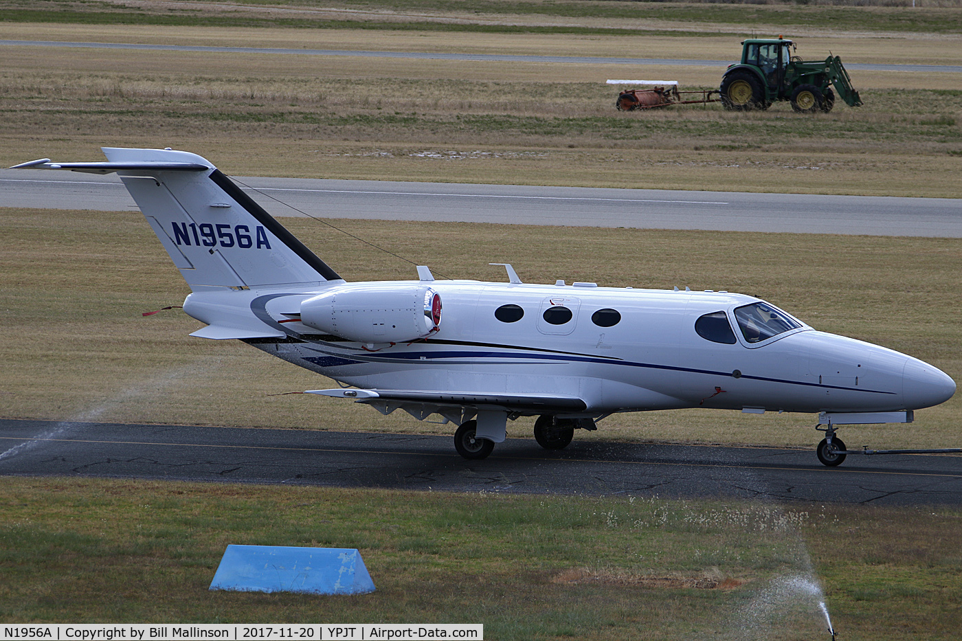 N1956A, Cessna 510 Citation Mustang C/N 510-0305, TAXIING