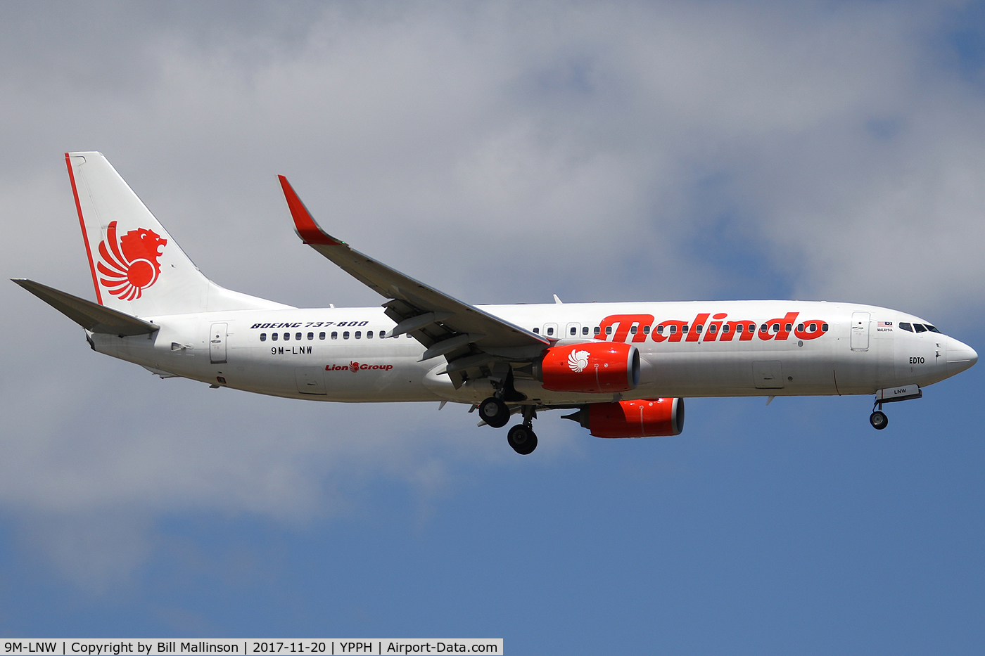 9M-LNW, 2015 Boeing 737-8GP C/N 39875/5616, FINALS FOR 21