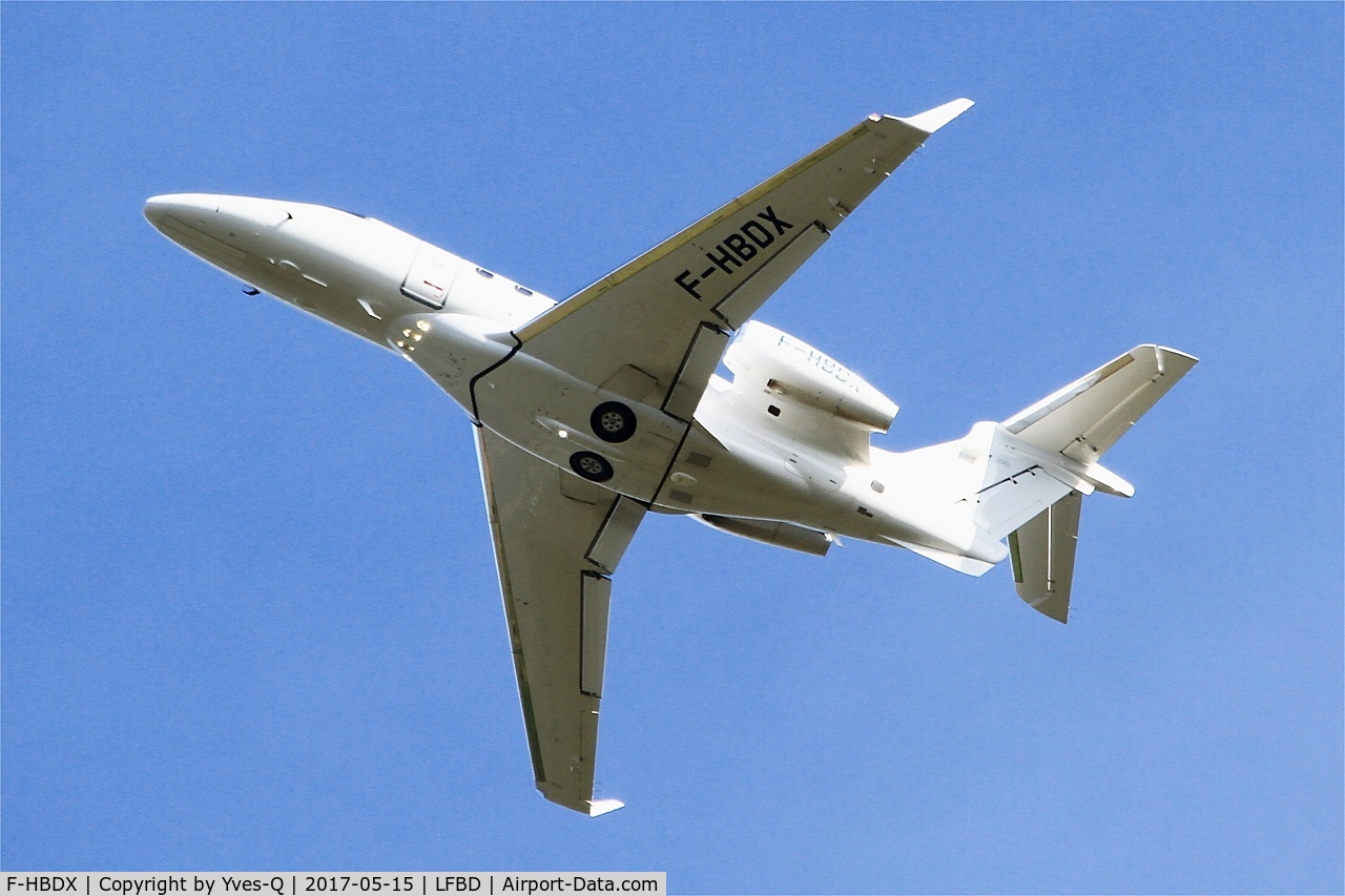 F-HBDX, 2015 Embraer EMB-505 Phenom 300 C/N 50500216, Embraer EMB-505 Phenom 300, Take off rwy 23, Bordeaux-Mérignac airport (LFBD-BOD)