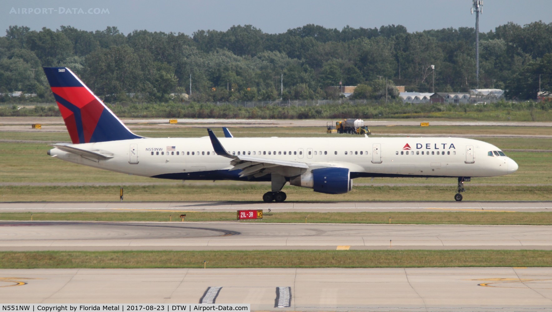 N551NW, 2001 Boeing 757-251 C/N 26498, Delta