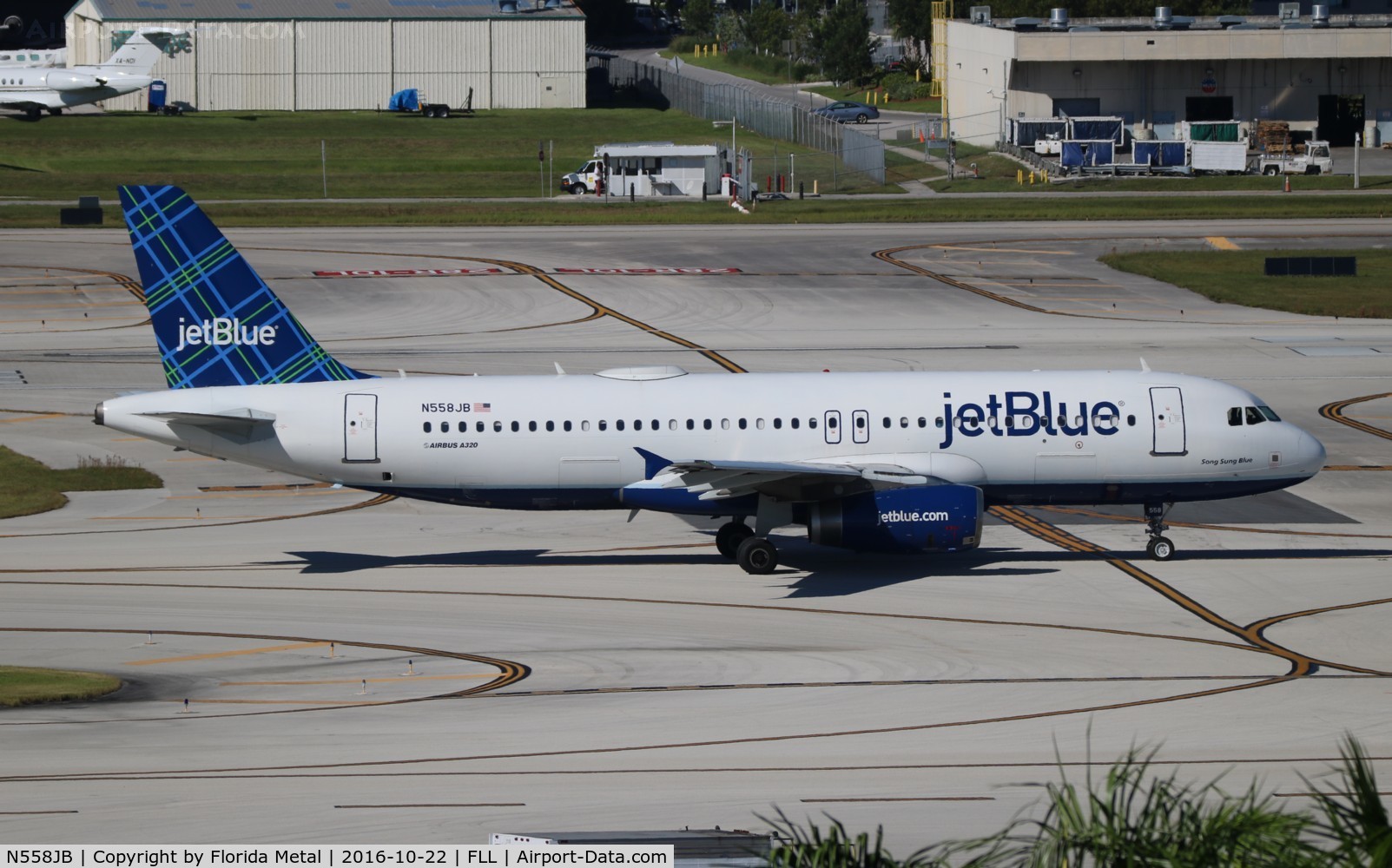 N558JB, 2003 Airbus A320-232 C/N 1915, Jet Blue in same spot again with revised livery and titles 2 years later