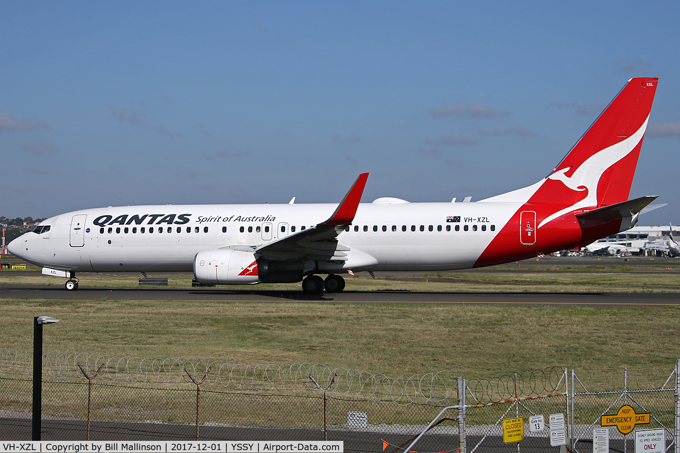 VH-XZL, 2014 Boeing 737-838 C/N 44573, TAXI TO 34R