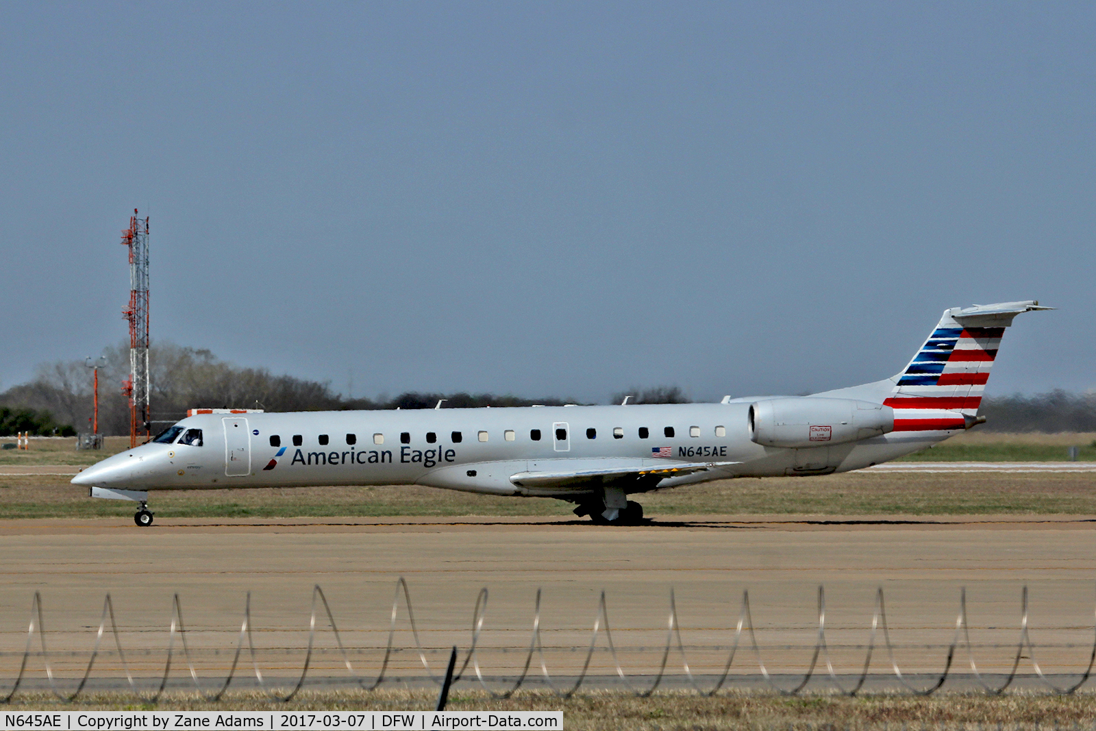 N645AE, 2000 Embraer ERJ-145LR (EMB-145LR) C/N 145212, Departing DFW Airport