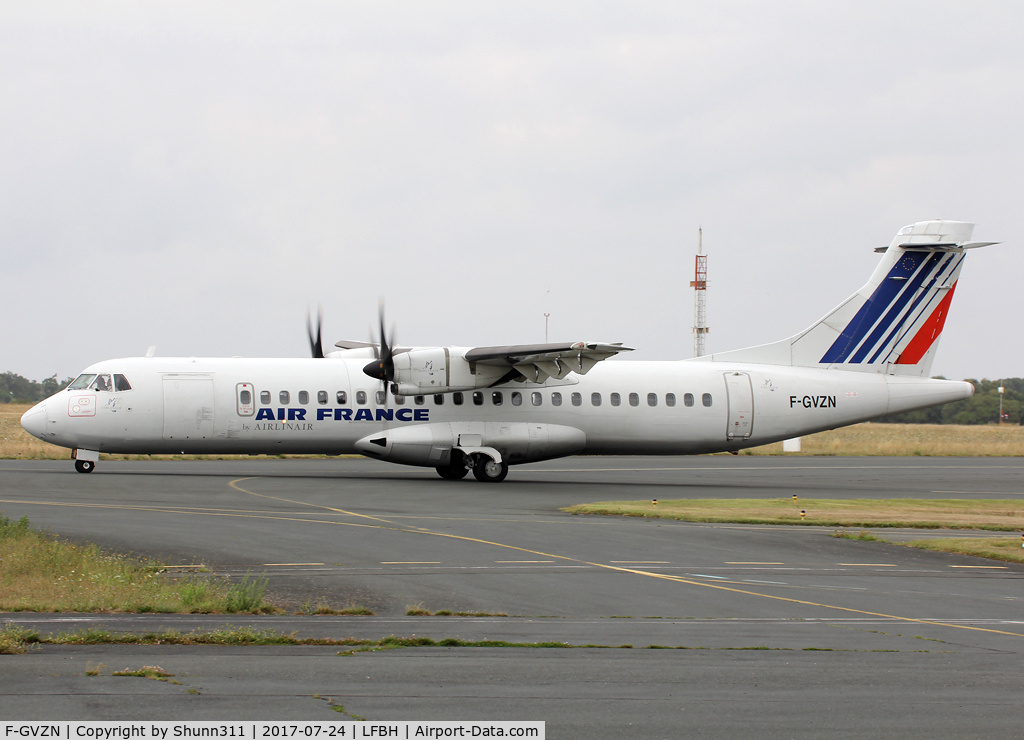 F-GVZN, 1998 ATR 72-212A C/N 563, Taxiing for departure...