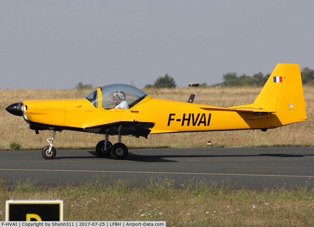 F-HVAI, 1993 Slingsby T-67M Firefly Mk2 C/N 2122, Taxiing for departure...