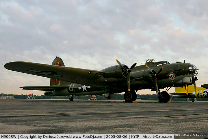 N900RW, 1944 Boeing B-17G Flying Fortress C/N 8627, Boeing B-17G Flying Fortress 