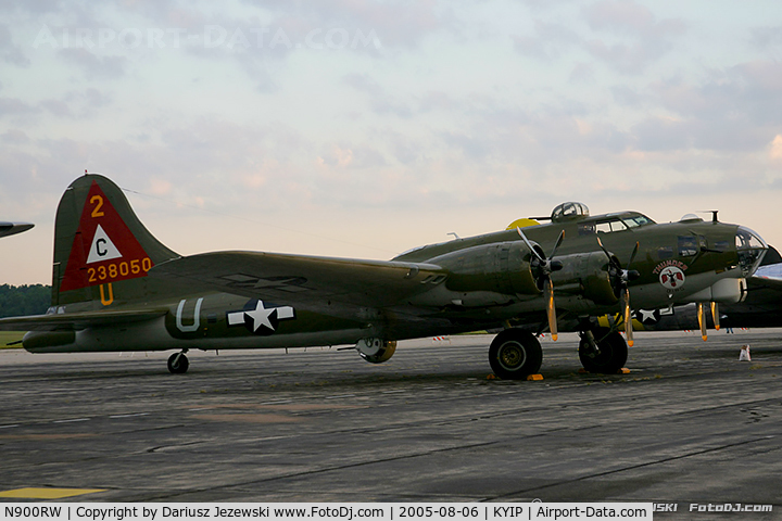 N900RW, 1944 Boeing B-17G Flying Fortress C/N 8627, Boeing B-17G Flying Fortress 