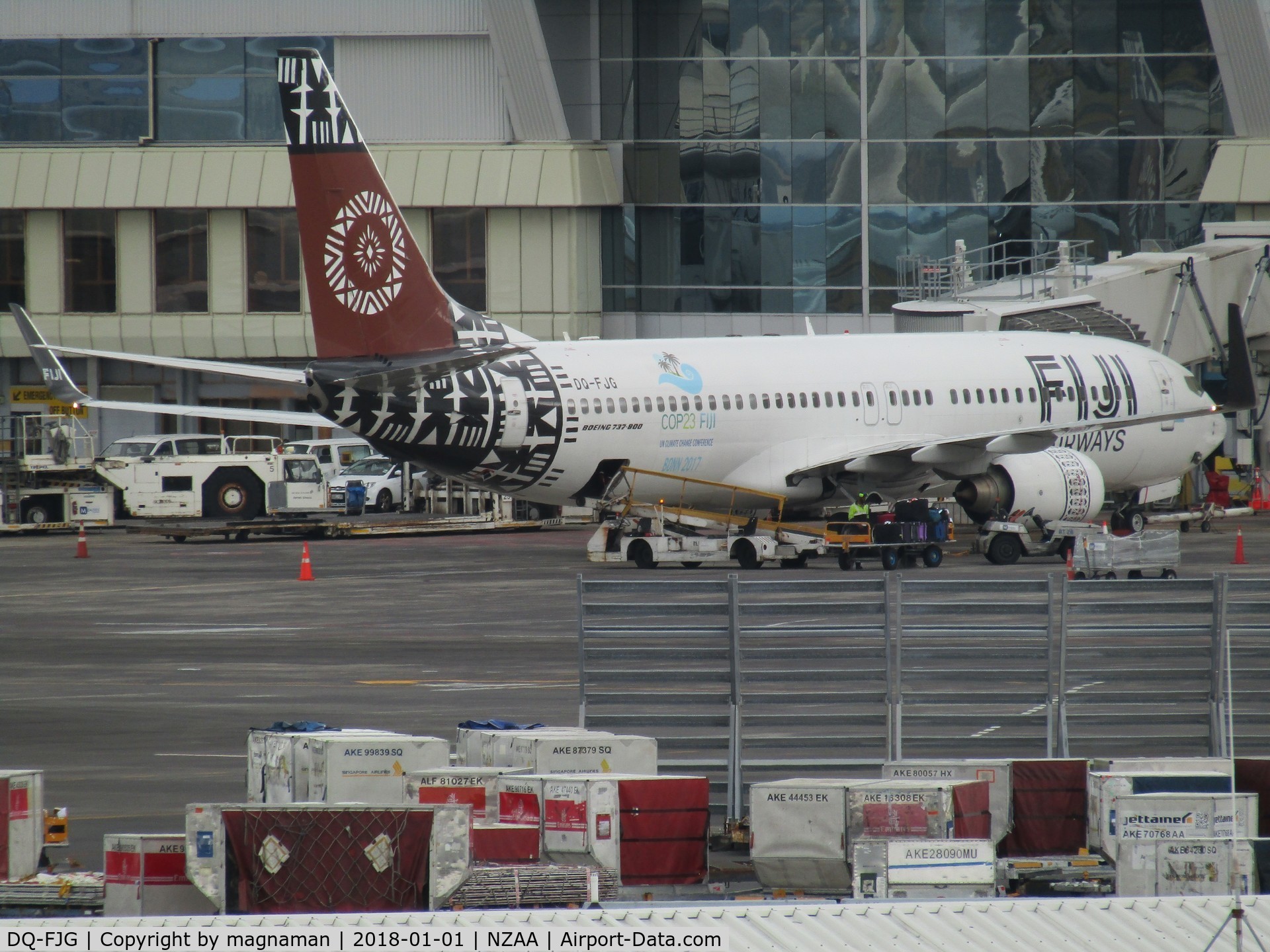 DQ-FJG, 1999 Boeing 737-8X2 C/N 29968, on stand at AKL