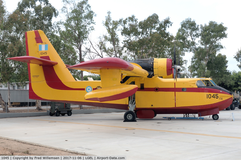 1045, 1976 Canadair CL-215-III (CL-215-1A10) C/N 1045, 