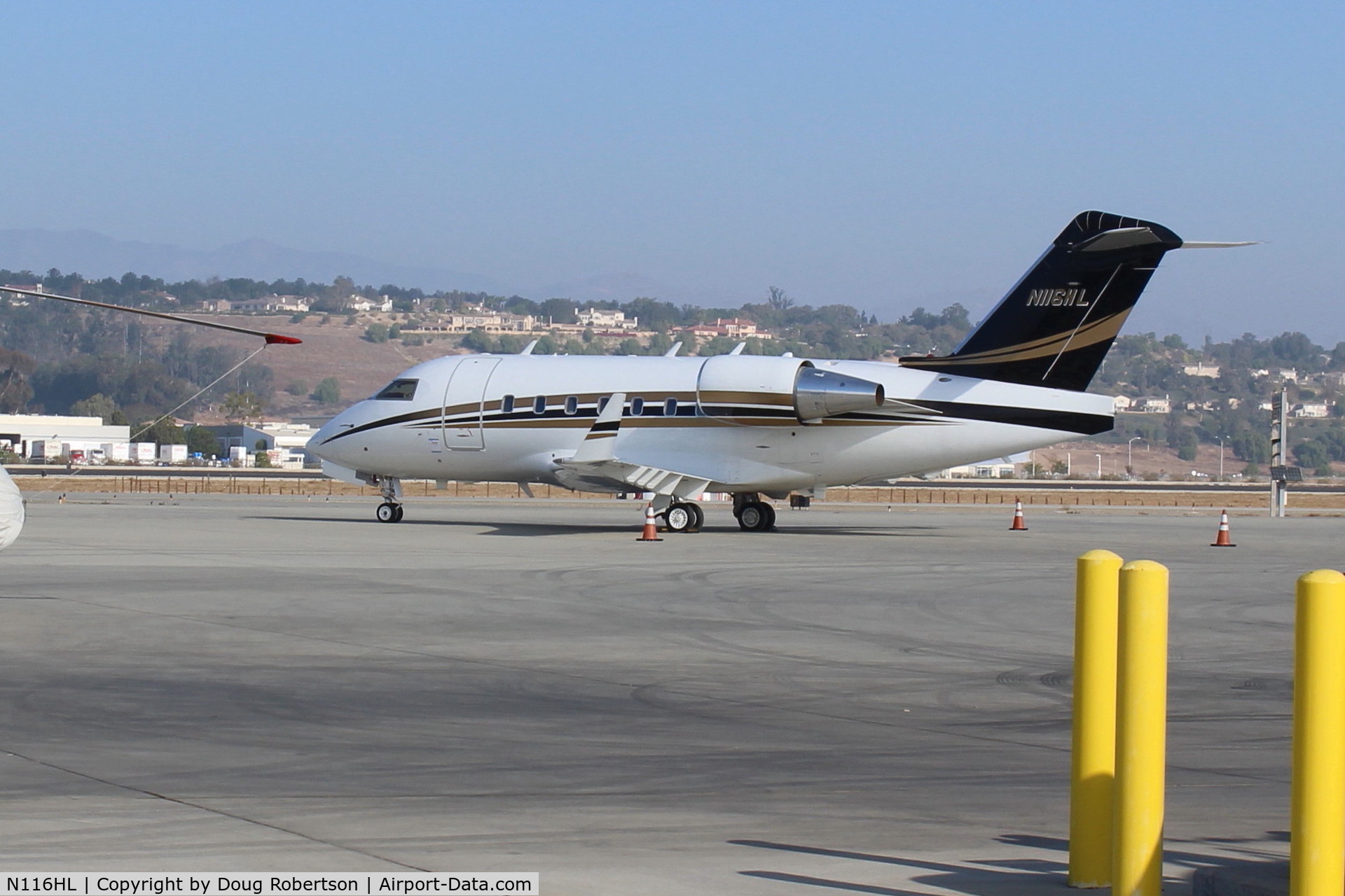 N116HL, 1992 Canadair Challenger 601-3A (CL-600-2B16) C/N 5113, 1993 CANADAIR CL-600-2B16 CHALLENGER, two GE CF34 series TurboFans-(CL-600 is correct, 1993 is correct), on SUN AIR ramp