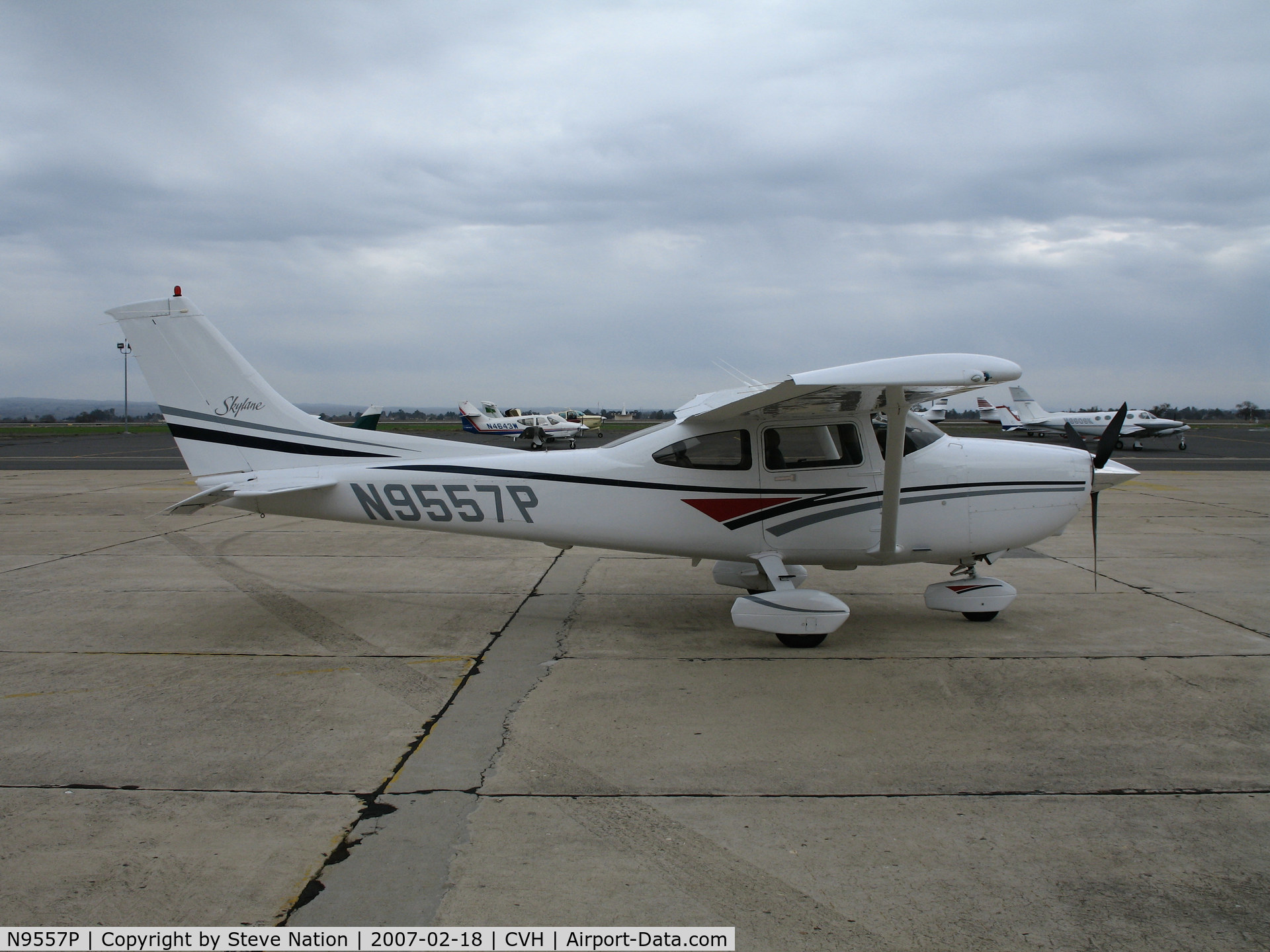 N9557P, Cessna 182S Skylane C/N 18280294, 1998 Cessna 182S Skylane @ Hollister Municipal Airport, CA