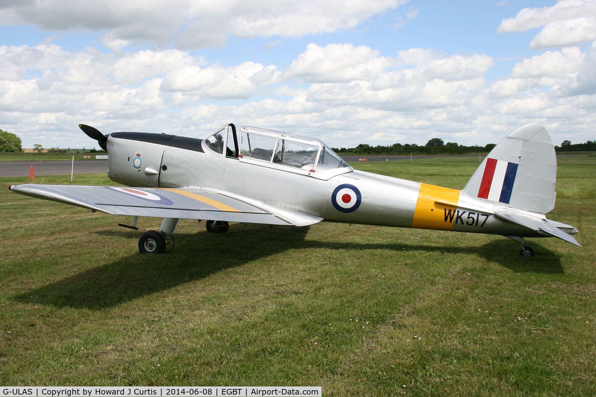 G-ULAS, 1952 De Havilland DHC-1 Chipmunk T.10 C/N C1/0554, Painted as WK517. At the Chip and Dog meet, 2014.