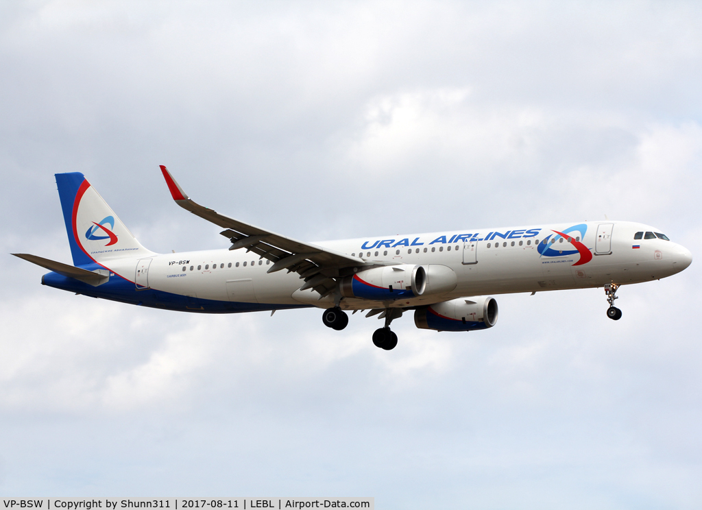 VP-BSW, 2016 Airbus A321-231 C/N 7206, Landing rwy 25R
