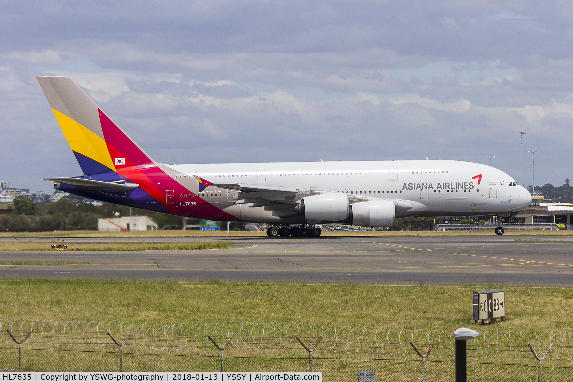 HL7635, 2015 Airbus A380-841 C/N 183, Asiana Airlines (HL7635) Airbus A380-841 departing Sydney Airport
