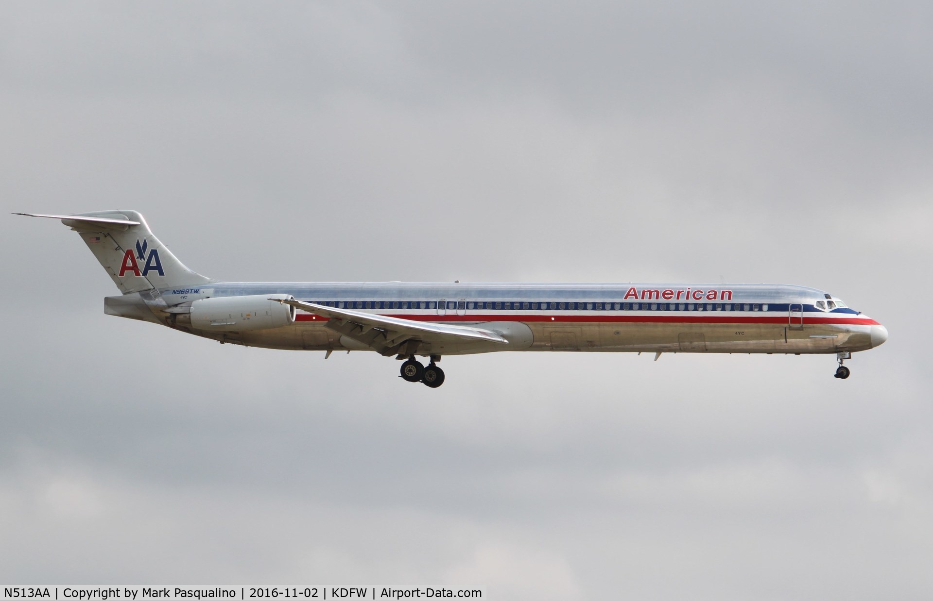 N513AA, 1990 McDonnell Douglas MD-82 (DC-9-82) C/N 49890, MD-82