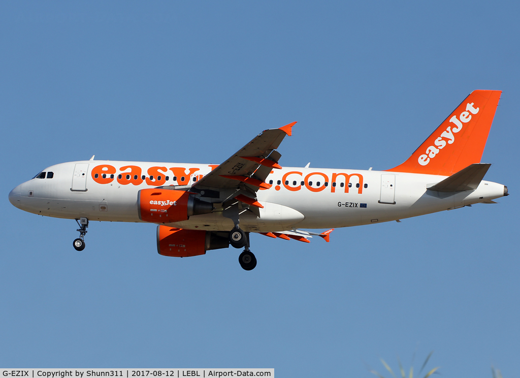 G-EZIX, 2005 Airbus A319-111 C/N 2605, Landing rwy 25R with only Easyjet.com titles