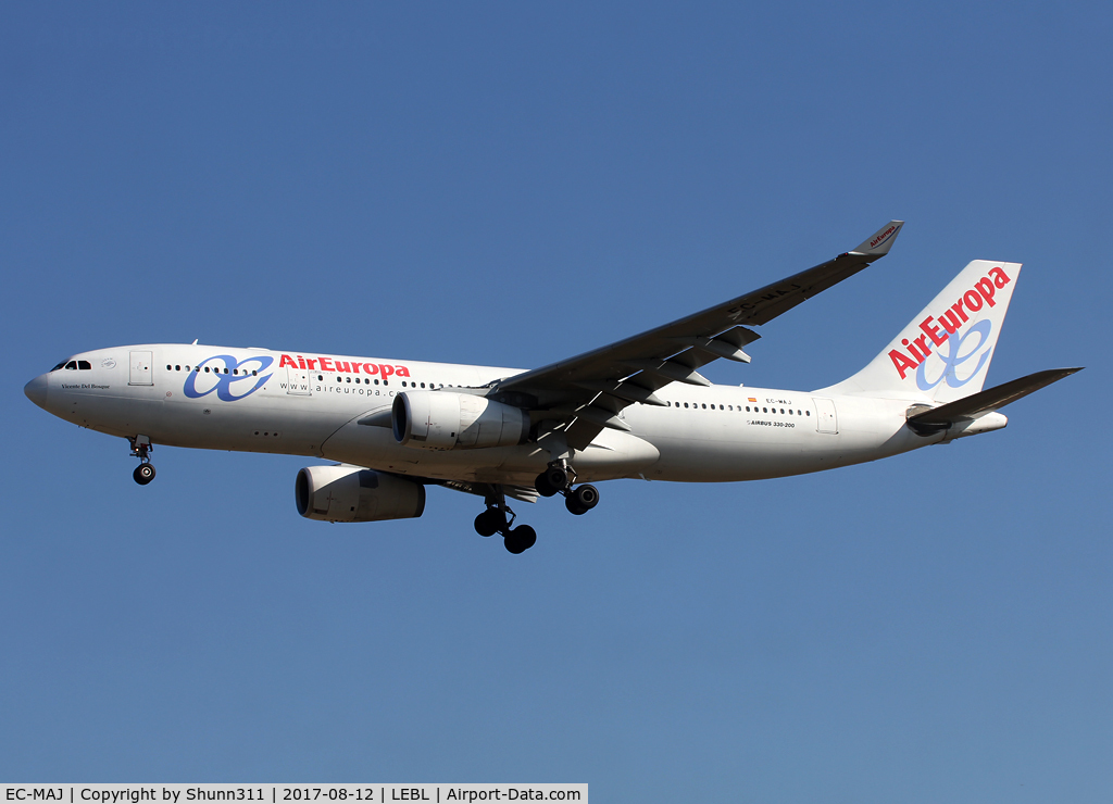 EC-MAJ, 2009 Airbus A330-243 C/N 992, Landing rwy 25R... Now nicknamed ;)