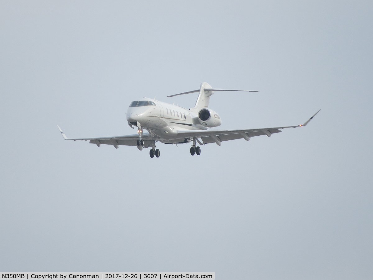 N350MB, 2014 Bombardier Challenger 350 (BD-100-1A10) C/N 20531, Landing